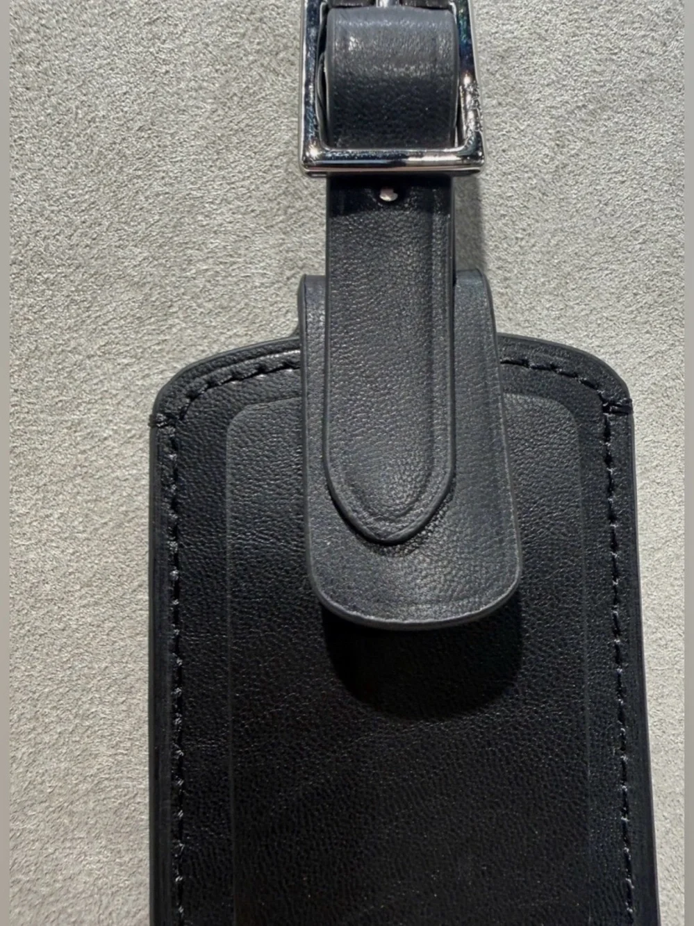 NEW Tumi 3.625” x 2.25” Leather Luggage Name Tag w/ Buckle - BLACK